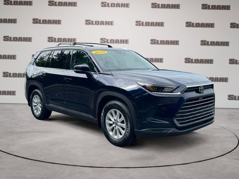 Used 2024 Toyota Grand Highlander AWD image 7