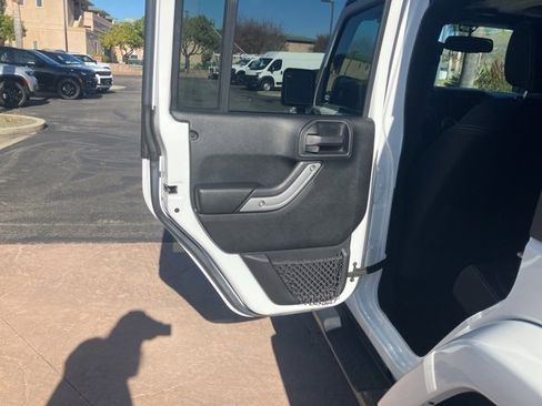 Used 2016 Jeep Wrangler Unlimited Sahara w/ Connectivity Group image 13