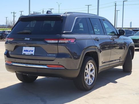 Used 2022 Jeep Grand Cherokee Limited w/ Trailer Tow Prep Group (B) image 4