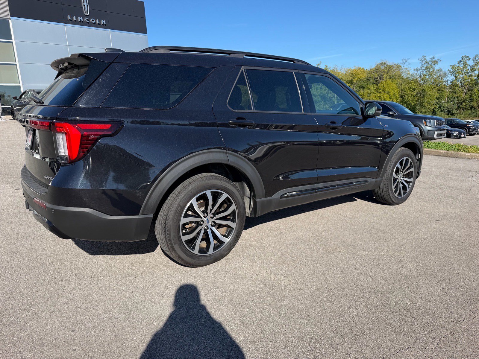 Used 2025 Ford Explorer ST-Line AWD/4WD image 14