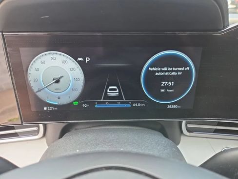 Used 2023 Hyundai Elantra Limited FWD image 6