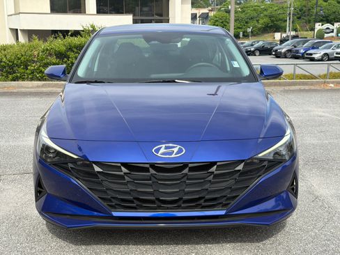 Used 2023 Hyundai Elantra SEL image 2