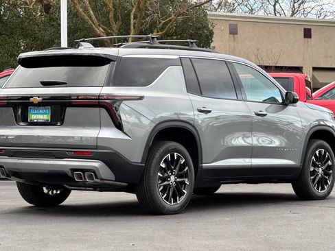 New 2026 Chevrolet Traverse LT w/ Sun and Wheel Package image 3