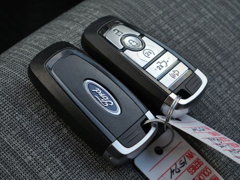 Certified 2022 Ford F150 XLT w/ Equipment Group 302A High image 38