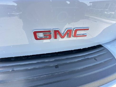 New 2026 GMC Yukon Denali w/ Advanced Technology Package AWD/4WD image 32