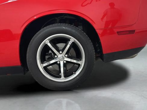 Used 2010 Dodge Challenger SE RWD image 34