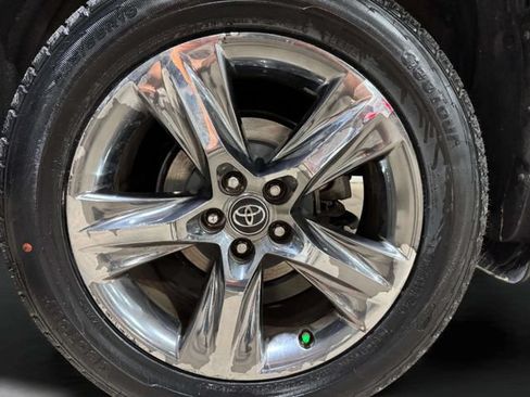 Used 2018 Toyota Highlander Limited Platinum AWD/4WD image 38