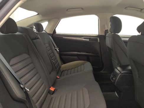 Used 2019 Ford Fusion SE image 19