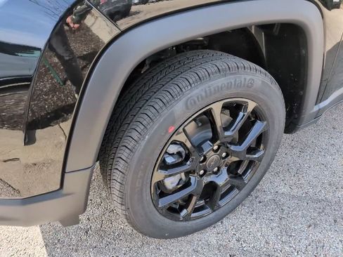 New 2026 Jeep Compass Latitude image 14