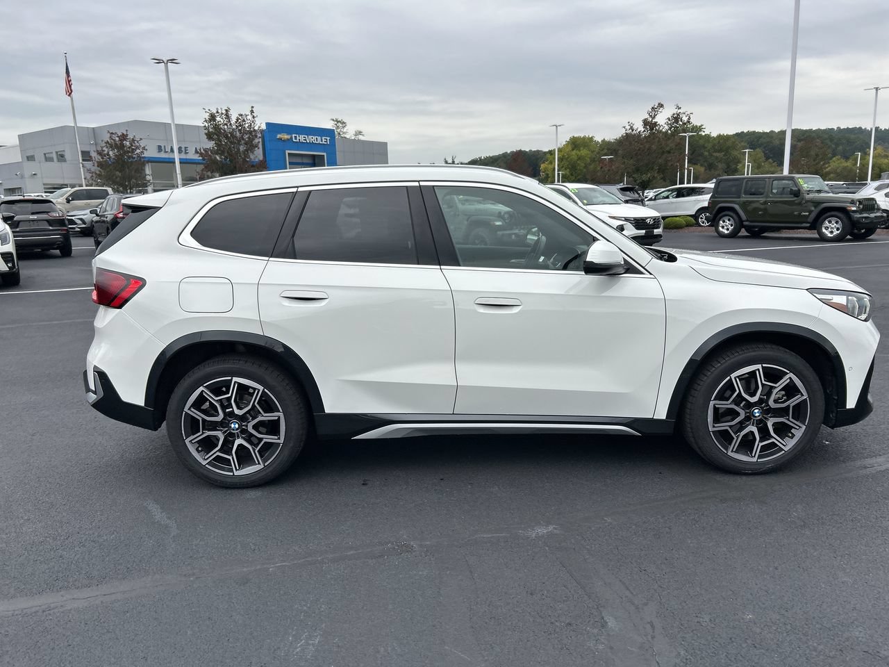 Used 2025 BMW X1 xDrive28i w/ Convenience Package AWD/4WD image 8