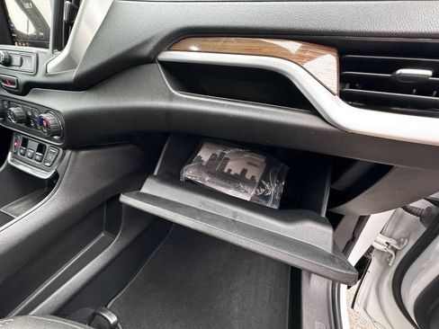 Used 2019 GMC Terrain SLE w/ Driver Convenience Package AWD/4WD image 29