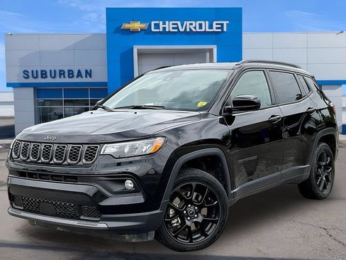 Used 2025 Jeep Compass Latitude w/ Altitude Special Edition AWD/4WD image 1