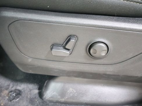 New 2026 RAM 1500 Big Horn AWD/4WD image 11