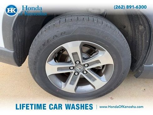 Used 2025 Honda Pilot EX-L image 3