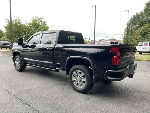 Used 2024 Chevrolet Silverado 2500 High Country w/ High Country Premium Package AWD/4WD image 7