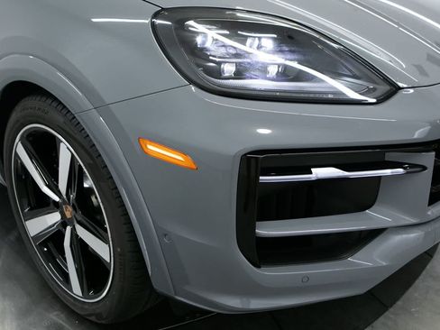 New 2026 Porsche Cayenne GTS AWD/4WD image 12