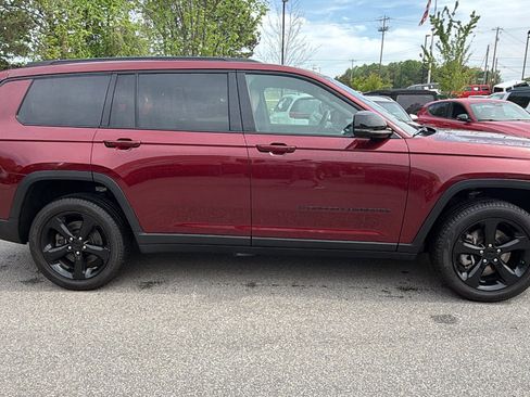 Used 2024 Jeep Grand Cherokee L Limited w/ Black Appearance Package image 7