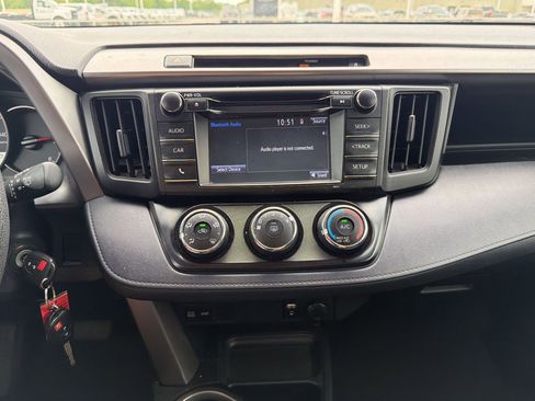 Used 2016 Toyota RAV4 LE FWD image 28