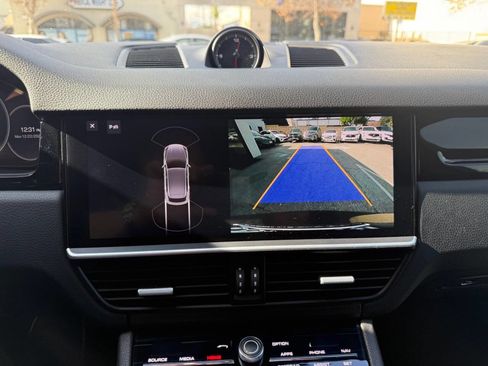 Used 2019 Porsche Cayenne image 40