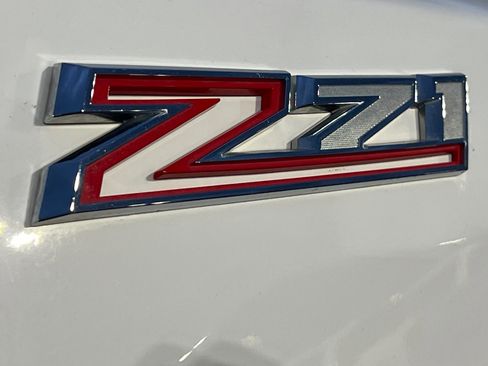 Used 2024 Chevrolet Silverado 2500 LT image 27