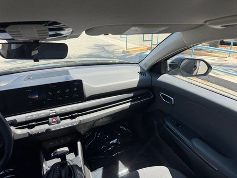 Used 2025 Kia K4 FWD image 35