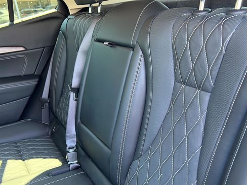 Used 2023 Buick Envision Avenir AWD/4WD image 10