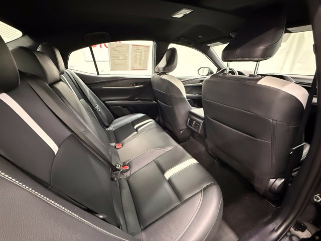 Certified 2025 Toyota Camry SE FWD image 7