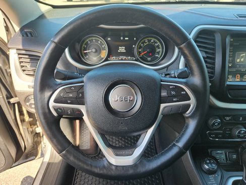 Used 2017 Jeep Cherokee Trailhawk w/ Comfort & Convenience Group image 22