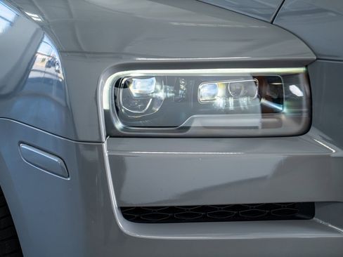 Used 2022 Rolls-Royce Cullinan image 21