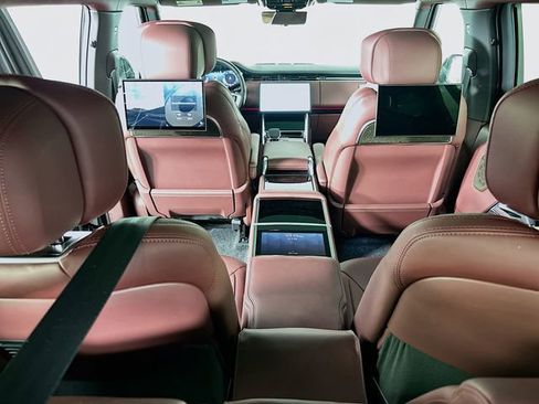 New 2026 Land Rover Range Rover Long Wheelbase Autobiography image 23