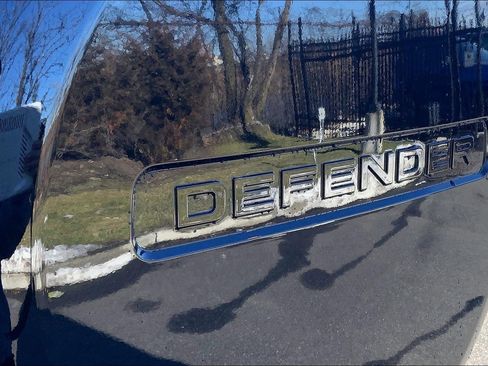 New 2026 Land Rover Defender 110 X-Dynamic SE image 15