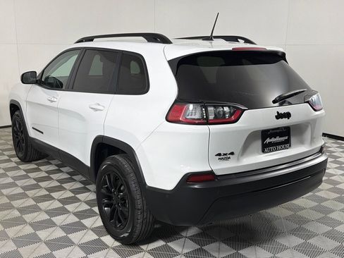 Used 2023 Jeep Cherokee Altitude Lux image 7