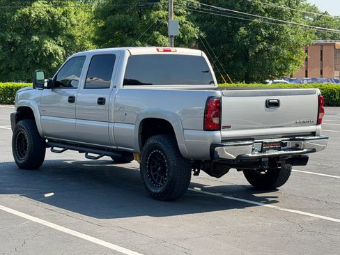 Used 2005 Chevrolet Silverado 2500 LT w/ Heavy-Duty Power Package RWD image 8
