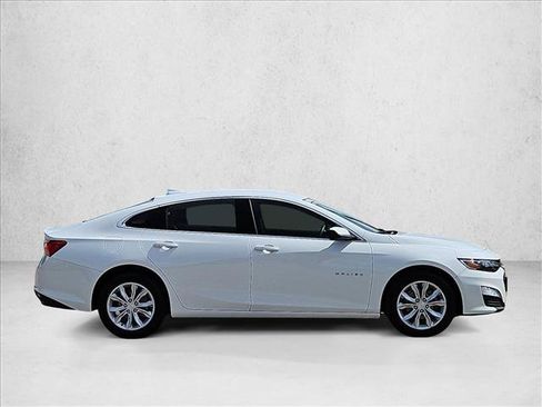 Used 2025 Chevrolet Malibu LT FWD image 4