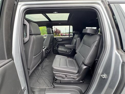 Used 2024 Chevrolet Suburban Z71 w/ Luxury Package AWD/4WD image 13