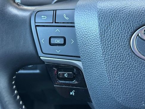 Used 2025 Toyota Camry SE FWD image 37