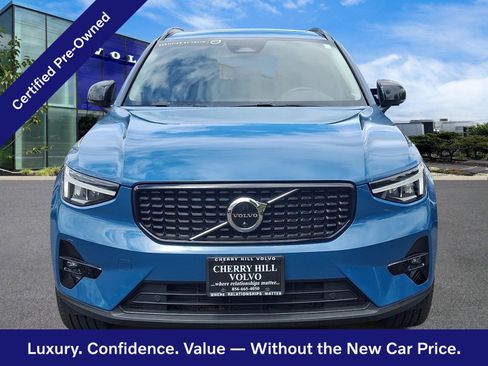 Certified 2023 Volvo XC40 B5 Plus w/ Driver Assist Package AWD/4WD image 2