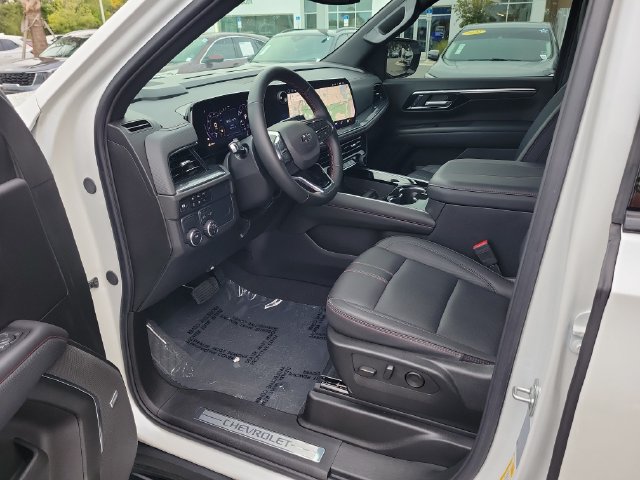 Used 2025 Chevrolet Suburban RST w/ Comfort Package RWD image 17