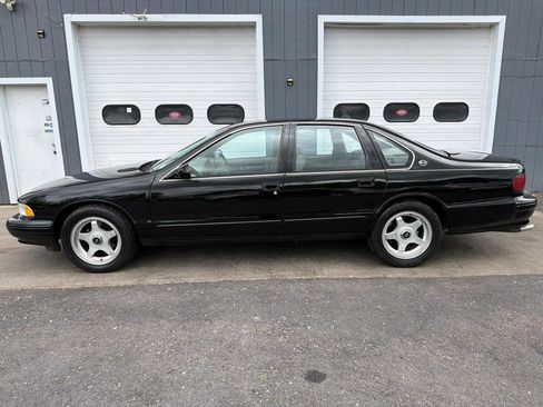 Used 1995 Chevrolet Impala SS RWD image 7