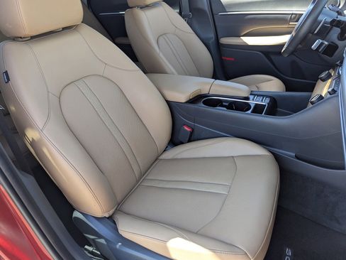 Used 2025 Hyundai Sonata Limited FWD image 11