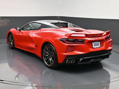 Used 2024 Chevrolet Corvette Stingray Premium Conv w/ Z51 Performance Package RWD image 5