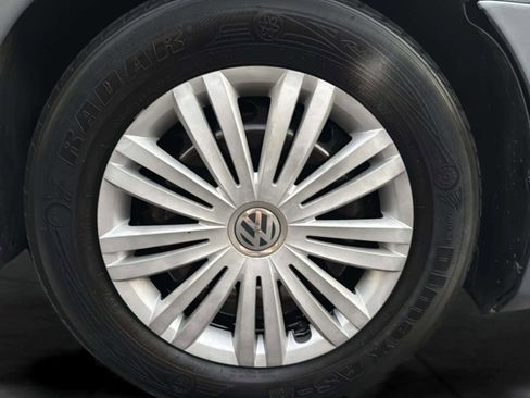 Used 2014 Volkswagen Passat 1.8T S image 41