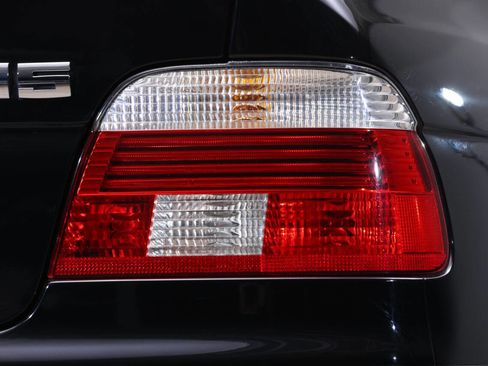 Used 2003 BMW M5 image 28