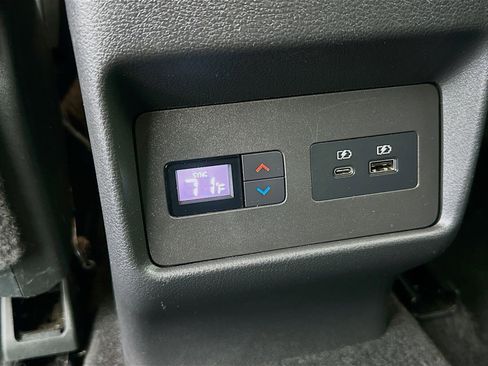 Used 2021 Nissan Rogue SL FWD image 25