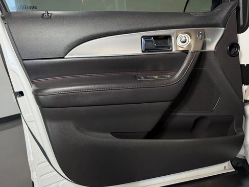 Used 2014 Lincoln MKX FWD w/ Equipment Group 101A image 28