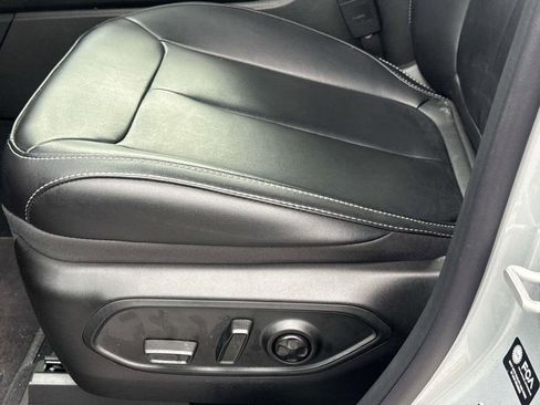 New 2025 Jeep Grand Cherokee Limited image 13