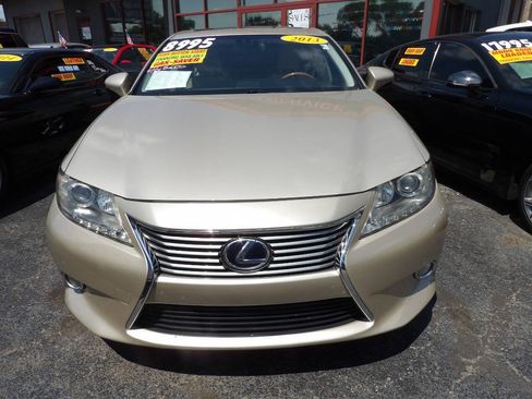 Used 2013 Lexus ES 300h w/ Luxury Pkg FWD image 6