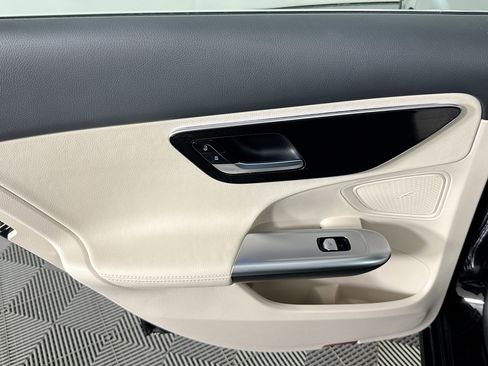 Used 2025 Mercedes-Benz C 300 Sedan image 24
