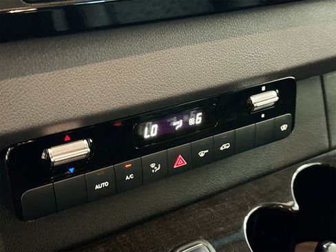 Used 2024 Mercedes-Benz Sprinter 2500 image 17