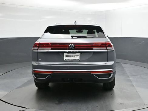 New 2026 Volkswagen Atlas Cross Sport SE FWD image 8